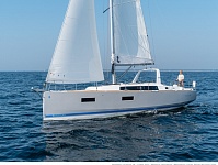 Круизная парусная яхта  Beneteau Oceanis 38